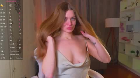 Snapshot of lovellalipss chatting on February 20, 11:22 am Laura online show from February 20, 11:22 am