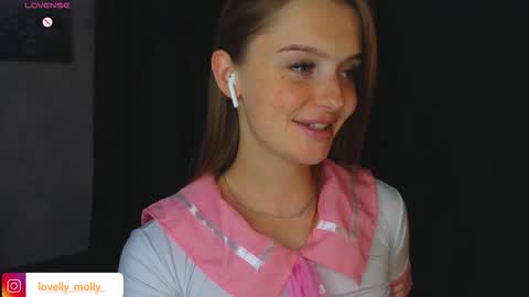 Snapshot of lovelly_molly chatting on November 9, 4:16 pm Molly online show from November 9, 4:16 pm