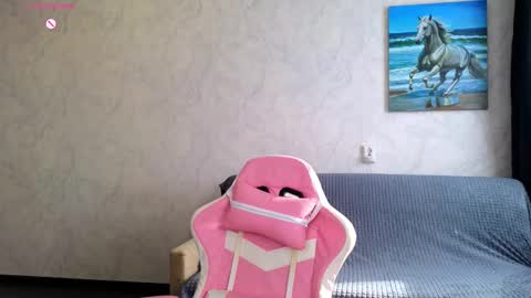 Molly online show from March 5, 9:05 am