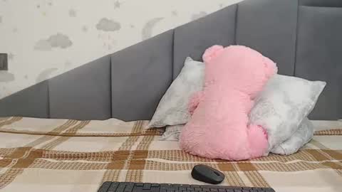 Snapshot of lovellykitty_1 chatting on April 29, 6:28 am lovellykitty online show from April 29, 6:28 am