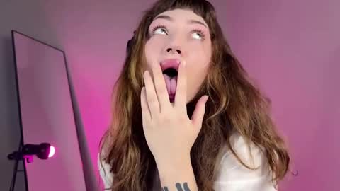 Elsa online show from February 28, 2:53 am