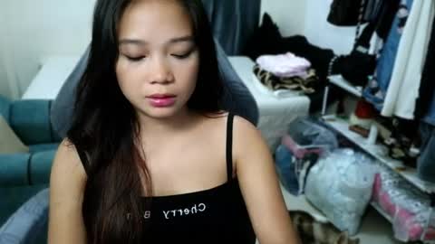 Snapshot of lovely_081 chatting on June 16, 2:19 pm LOVELY online show from June 16, 2:19 pm