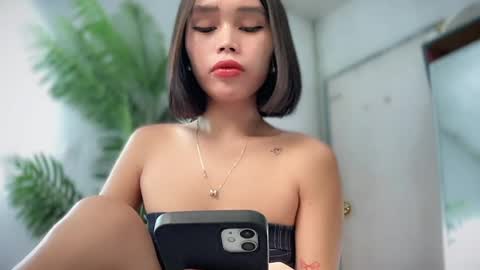 lovely_cittie18 online show from May 16, 3:25 am