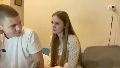 lovely_couple00 online show from March 2, 7:10 pm