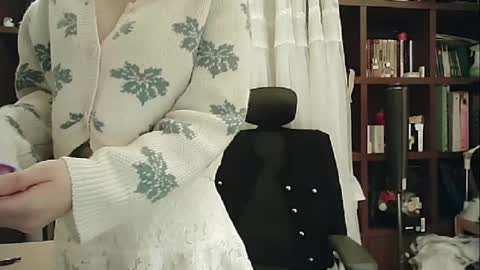 Snapshot of lovely_dana chatting on January 18, 7:58 pm DANA KIM online show from January 18, 7:58 pm