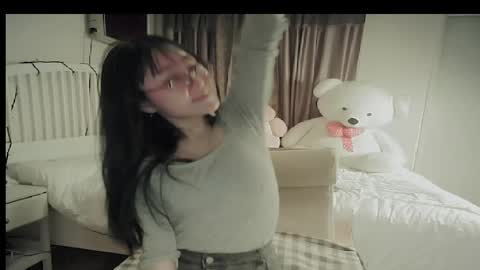 DANA KIM online show from March 28, 3:22 pm