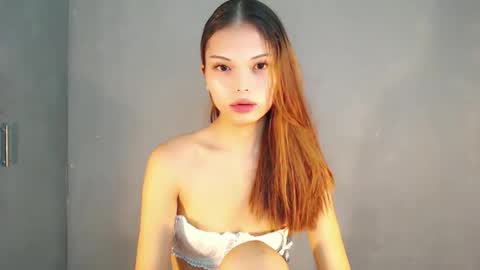 Snapshot of lovely_darlingx chatting on June 9, 11:38 pm Precious . online show from June 9, 11:38 pm
