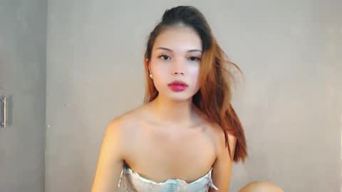 Snapshot of lovely_darlingx chatting on June 11, 2:53 am Precious . online show from June 11, 2:53 am