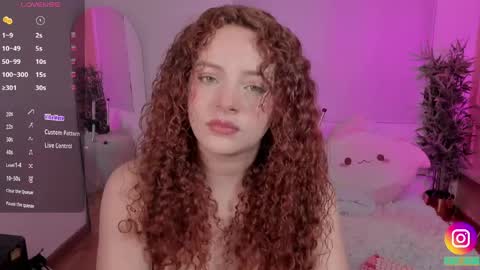 Snapshot of lovely_emma18 chatting on April 26, 2:42 am Emma online show from April 26, 2:42 am