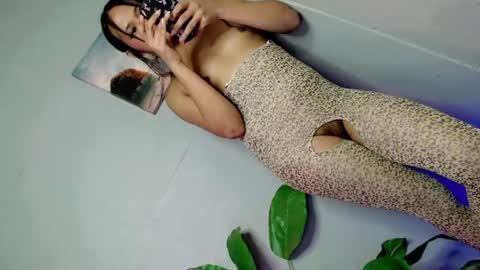 lovely_felicity online show from June 5, 6:52 am