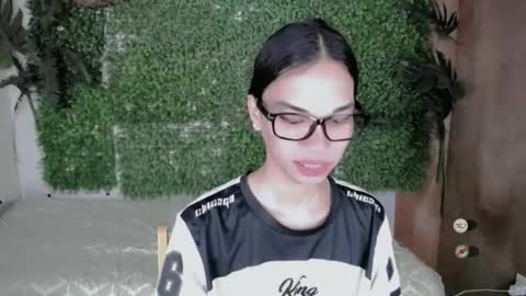 Snapshot of lovely_kimmyxx chatting on June 19, 1:32 am kimmy online show from June 19, 1:32 am