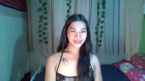 Snapshot of lovely_krizzy chatting on November 25, 11:43 am lovely_krizzy online show from November 25, 11:43 am