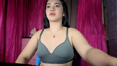 Snapshot of lovely_kurtny04 chatting on December 16, 4:01 pm LOVE online show from December 16, 4:01 pm