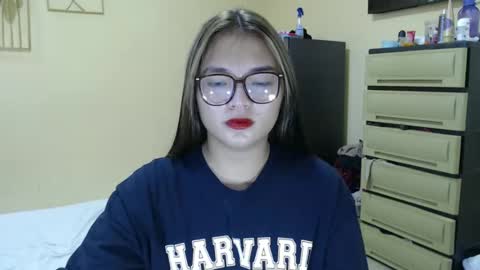 Lovely Laura online show from January 6, 11:52 pm