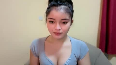 Lovely Laura online show from September 22, 11:01 am