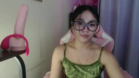 lovely_leah23 online show from November 4, 9:58 pm