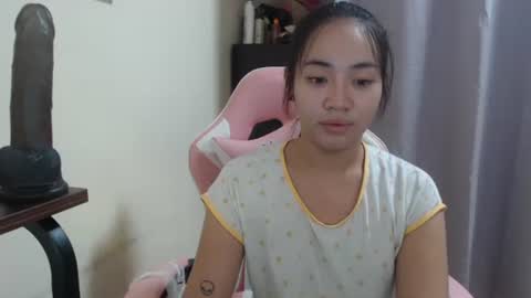 lovely_leah23 online show from November 28, 3:14 pm