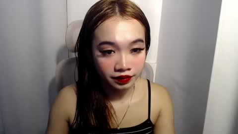Snapshot of lovely_lianne chatting on July 22, 9:45 am lovely_lianne online show from July 22, 9:45 am