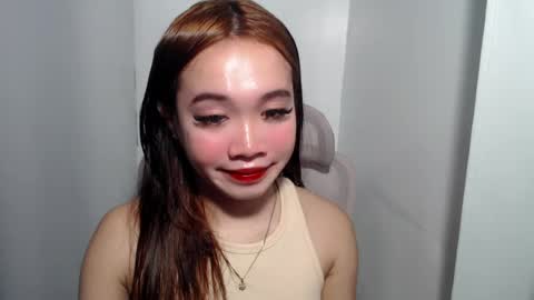 Snapshot of lovely_lianne chatting on July 27, 12:01 pm lovely_lianne online show from July 27, 12:01 pm