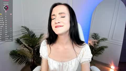 lovely_lo online show from March 4, 1:50 pm
