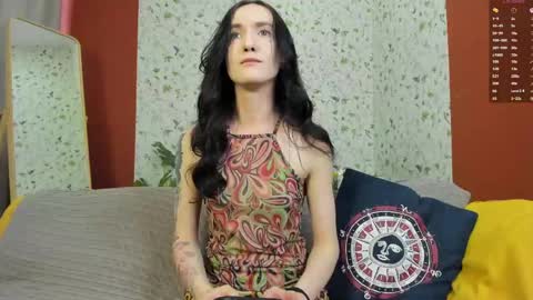 lovely_lo online show from June 4, 1:28 pm