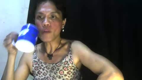 Snapshot of lovely_manificent4u chatting on April 5, 12:52 am Lest online show from April 5, 12:52 am