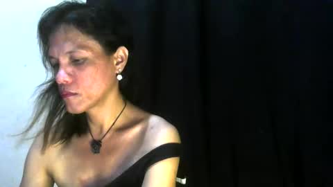 Snapshot of lovely_manificent4u chatting on April 10, 3:23 am Lest online show from April 10, 3:23 am