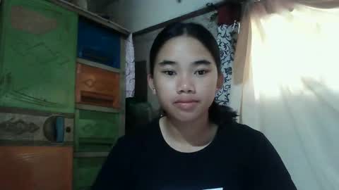 lovely_marie572336 online show from April 9, 9:04 am