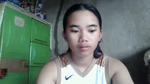 lovely_marie572336 online show from May 5, 10:40 pm