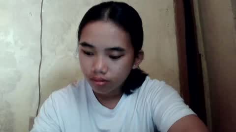 lovely_marie572336 online show from July 6, 6:21 am