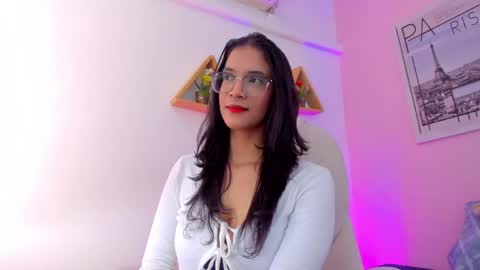 Snapshot of lovely_oliviaa chatting on June 2, 6:54 pm Olivia online show from June 2, 6:54 pm