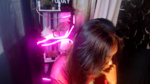 Snapshot of lovely_oliviax chatting on March 2, 12:46 am KATE online show from March 2, 12:46 am