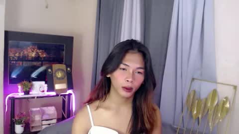 Snapshot of lovely_oliviax chatting on March 17, 5:55 am KATE online show from March 17, 5:55 am