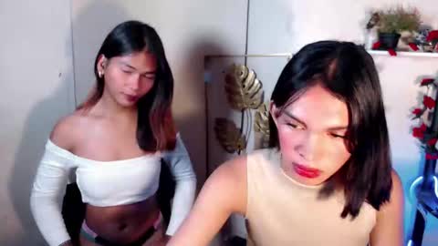 Snapshot of lovely_oliviax chatting on March 26, 4:40 am KATE online show from March 26, 4:40 am