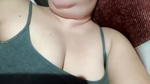 Snapshot of lovely_orchid chatting on December 25, 3:28 pm lovely_orchid online show from December 25, 3:28 pm