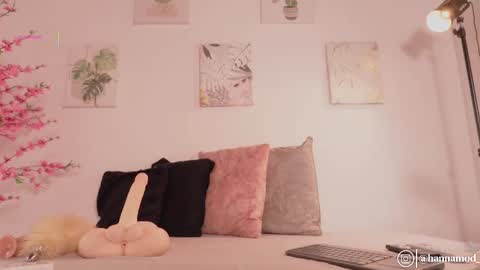    online show from March 28, 11:21 am