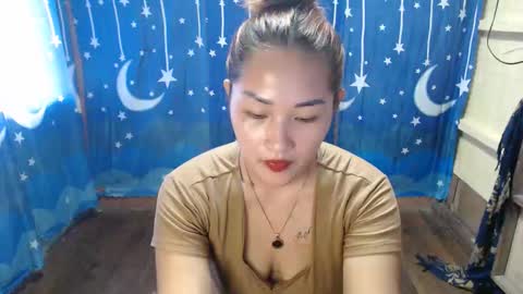 Snapshot of lovely_singlemom chatting on November 24, 1:05 am ask me dear online show from November 24, 1:05 am