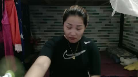 Snapshot of lovely_singlemom chatting on April 1, 12:22 am ask me dear online show from April 1, 12:22 am