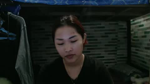 Snapshot of lovely_singlemom chatting on April 9, 12:43 am ask me dear online show from April 9, 12:43 am