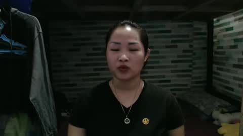 Snapshot of lovely_singlemom chatting on April 9, 6:41 am ask me dear online show from April 9, 6:41 am