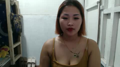 Snapshot of lovely_singlemom chatting on May 3, 10:43 am ask me dear online show from May 3, 10:43 am