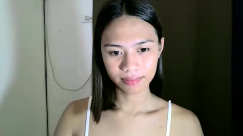 lovely_yvoneslutty online show from September 16, 2:45 am
