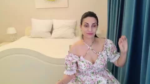 Beatrice online show from July 18, 12:20 pm