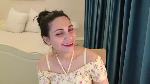 Beatrice online show from July 28, 7:04 pm