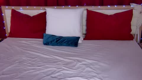 Caroline online show from November 20, 2:01 am