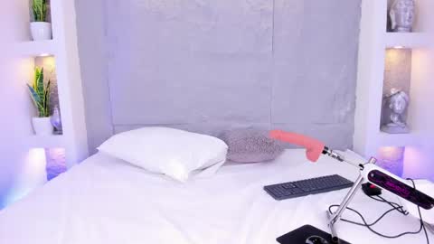 Lovely online show from April 30, 5:19 pm