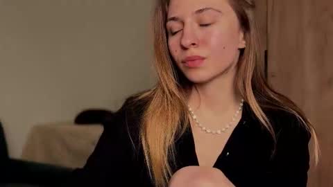 Kate only online show from March 14, 3:28 pm