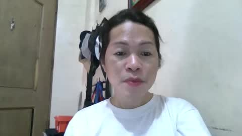 lovelykimts32 online show from September 29, 1:44 am