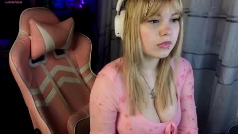 Snapshot of lovelykristii chatting on May 24, 10:37 pm hristie online show from May 24, 10:37 pm