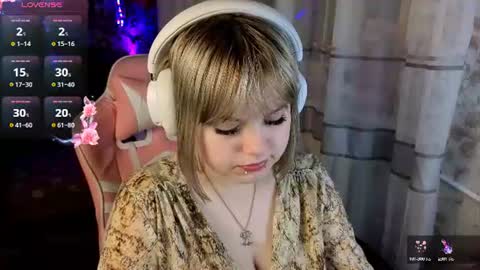 Snapshot of lovelykristii chatting on June 15, 10:23 pm hristie online show from June 15, 10:23 pm